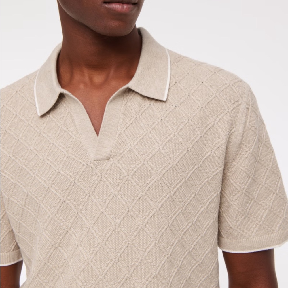 A&F Preppy Tipped Johnny Collar Short Sleeve Sweater Polo, Tan. Size Medium